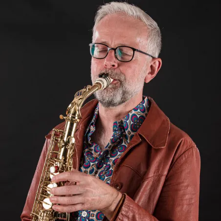 Porträt von Ulli Jünemann, Saxophonlehrer in Mainz